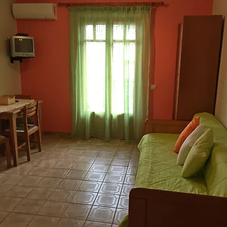 Apartment Oasis *